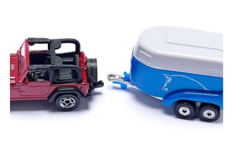 Jeep z przyczepą dla koni Jeep z przyczepą dla koni