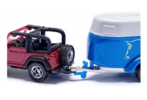 Jeep z przyczepą dla koni Jeep z przyczepą dla koni
