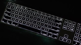 Klawiatura aluminiowa Mac bluetooth podświetlana srebrna