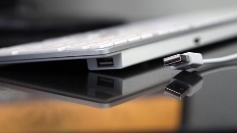 Klawiatura aluminiowa Mac hub 2xUSB srebrna Klawiatura aluminiowa Mac hub 2xUSB srebrna