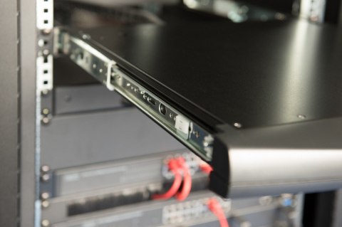 Konsola 19 LCD z touchpad KVM 16 portów 1U komplet kabli (16xDS-19231) klawiatura US Konsola 19 LCD z touchpad KVM 16 portów 1U komplet kabli (16xDS-19231) klawiatura US
