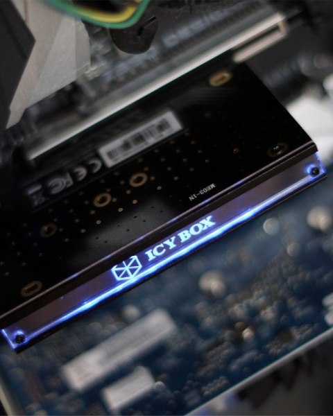 Karta PCIe z gniazdem M.2 M-Key dla jednego dysku SSD M.2 NVMe, podświetlenie ARGB IB-PCI224M2-RGB Karta PCIe z gniazdem M.2 M-Key dla jednego dysku SSD M.2 NVMe, podświetlenie ARGB IB-PCI224M2-RGB