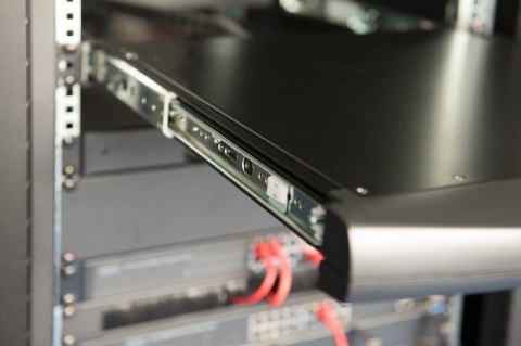 Konsola 17 cali LCD z touchpad KVM 16 portów 1U klawiatura US Konsola 17 cali LCD z touchpad KVM 16 portów 1U klawiatura US