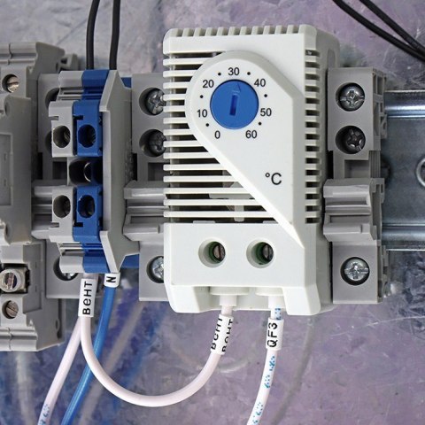 Termostat zamykający 10A | DIN 35 Termostat zamykający 10A | DIN 35
