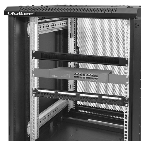 Przepust szczotkowy do szaf RACK 19" | 1U Przepust szczotkowy do szaf RACK 19" | 1U