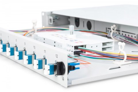 Przełącznica światłowodowa/panel krosowy z wyposażeniem 19 cali 1U, 12x LC duplex, OS2, zawiera pigtaile, adaptery, tacki, wysuw Przełącznica światłowodowa/panel krosowy z wyposażeniem 19 cali 1U, 12x LC duplex, OS2, zawiera pigtaile, adaptery, tacki, wysuw