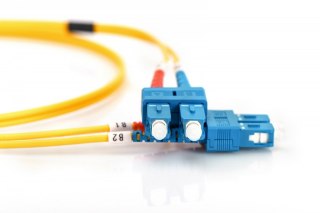 Patch cord światłowodowy FO SC-SC SM 9/125 OS2 duplex LSOH 2m Żółty