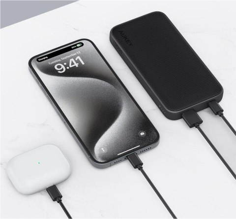 PB-Y46P PowerBank 10000mAh 20W 2xUSB kabel USB-C PB-Y46P PowerBank 10000mAh 20W 2xUSB kabel USB-C