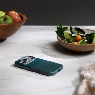 Etui Beats Rugged zgodne z MagSafe i panelem Sterowanie aparatem do iPhonea 17 Pro - tatrzański granatowy